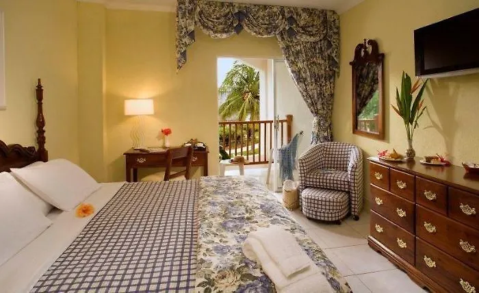 Jewel & Waterpark Resort 4*