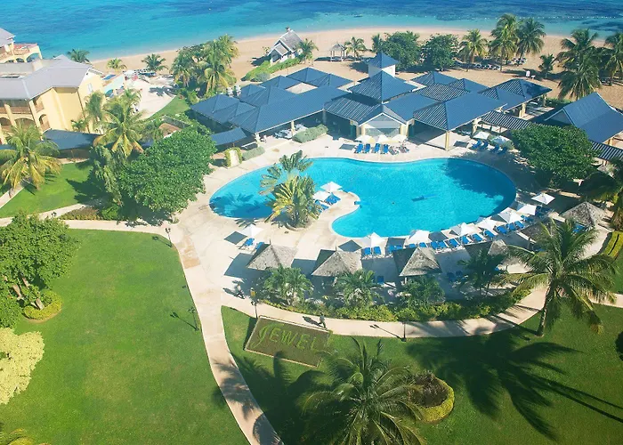 Jewel & Waterpark Resort 4*