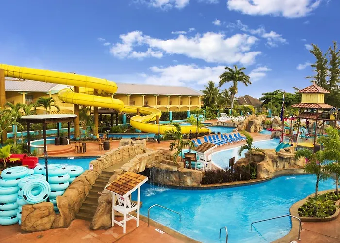 Jewel & Waterpark Resort Runaway Bay