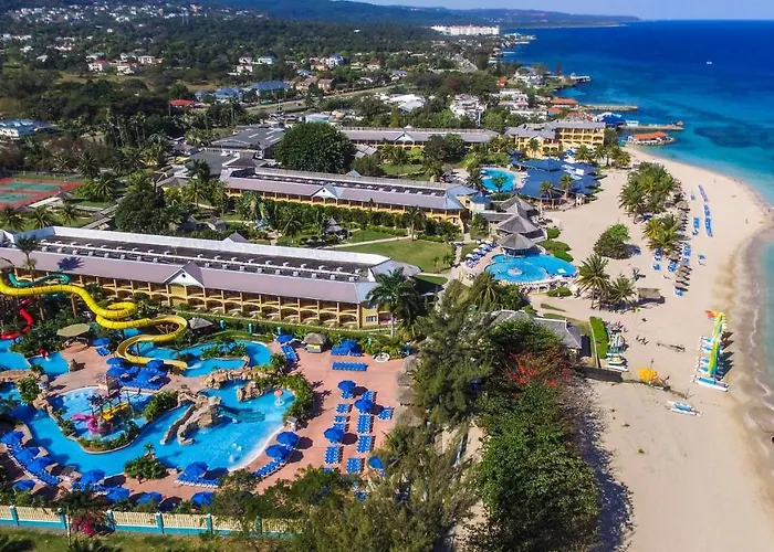 Jewel & Waterpark Resort Runaway Bay