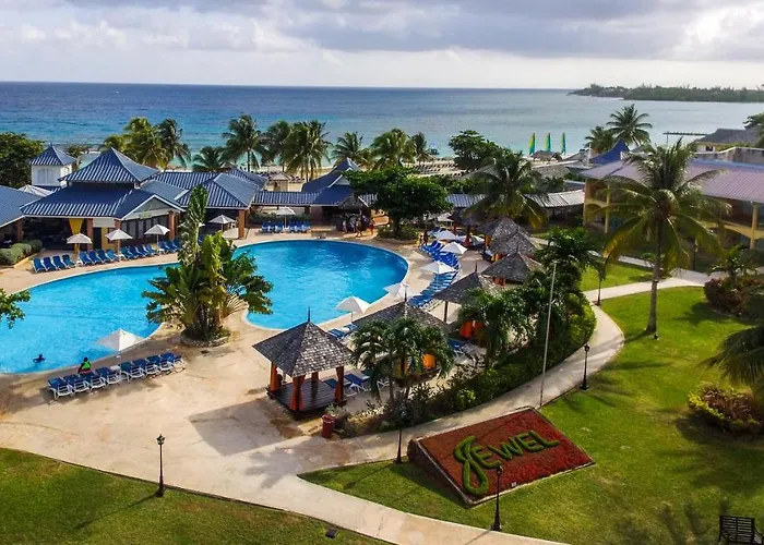 Jewel & Waterpark 4*