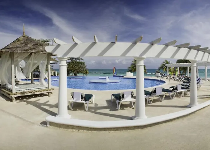 Jewel & Waterpark Resort Runaway Bay