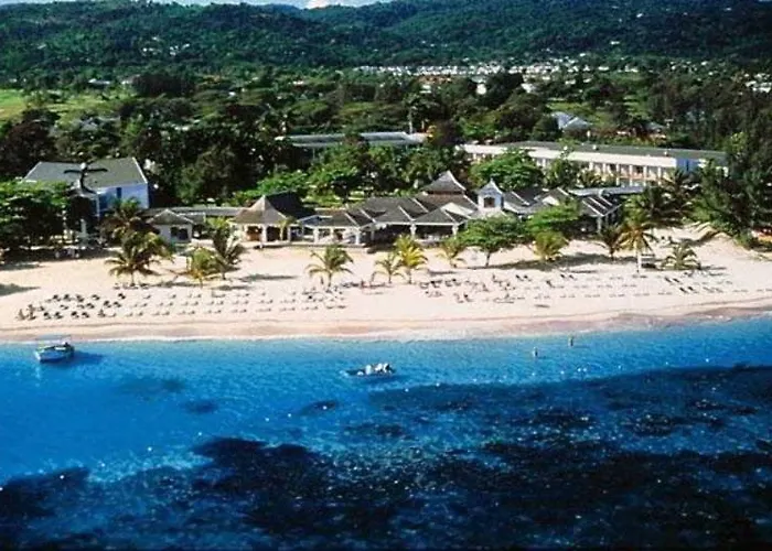 Jewel & Waterpark Resort Runaway Bay