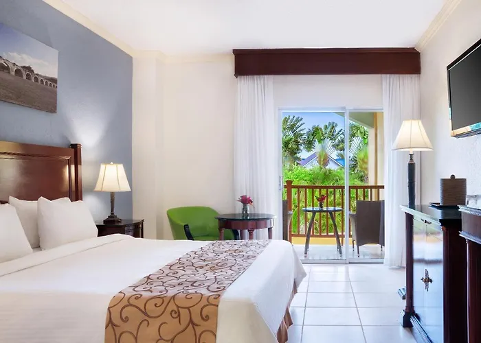 Jewel & Waterpark Resort 4*